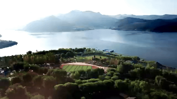 和谐共生｜塞外秋意浓，山水画中游