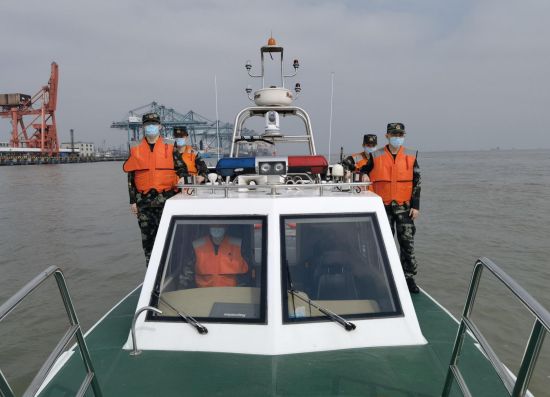 保护海洋环境，共建蓝色家园 ——上海海警局外高桥工作站开展“世界海洋日”宣传活动