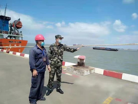 保护海洋环境，共建蓝色家园 ——上海海警局外高桥工作站开展“世界海洋日”宣传活动