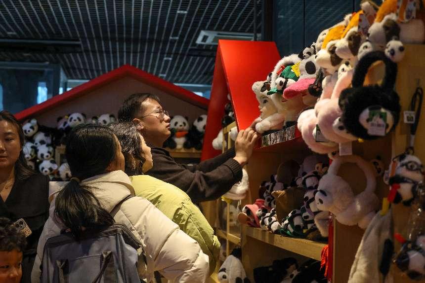 传统年俗遇上国潮新风 北京市属公园新春游园人气爆棚