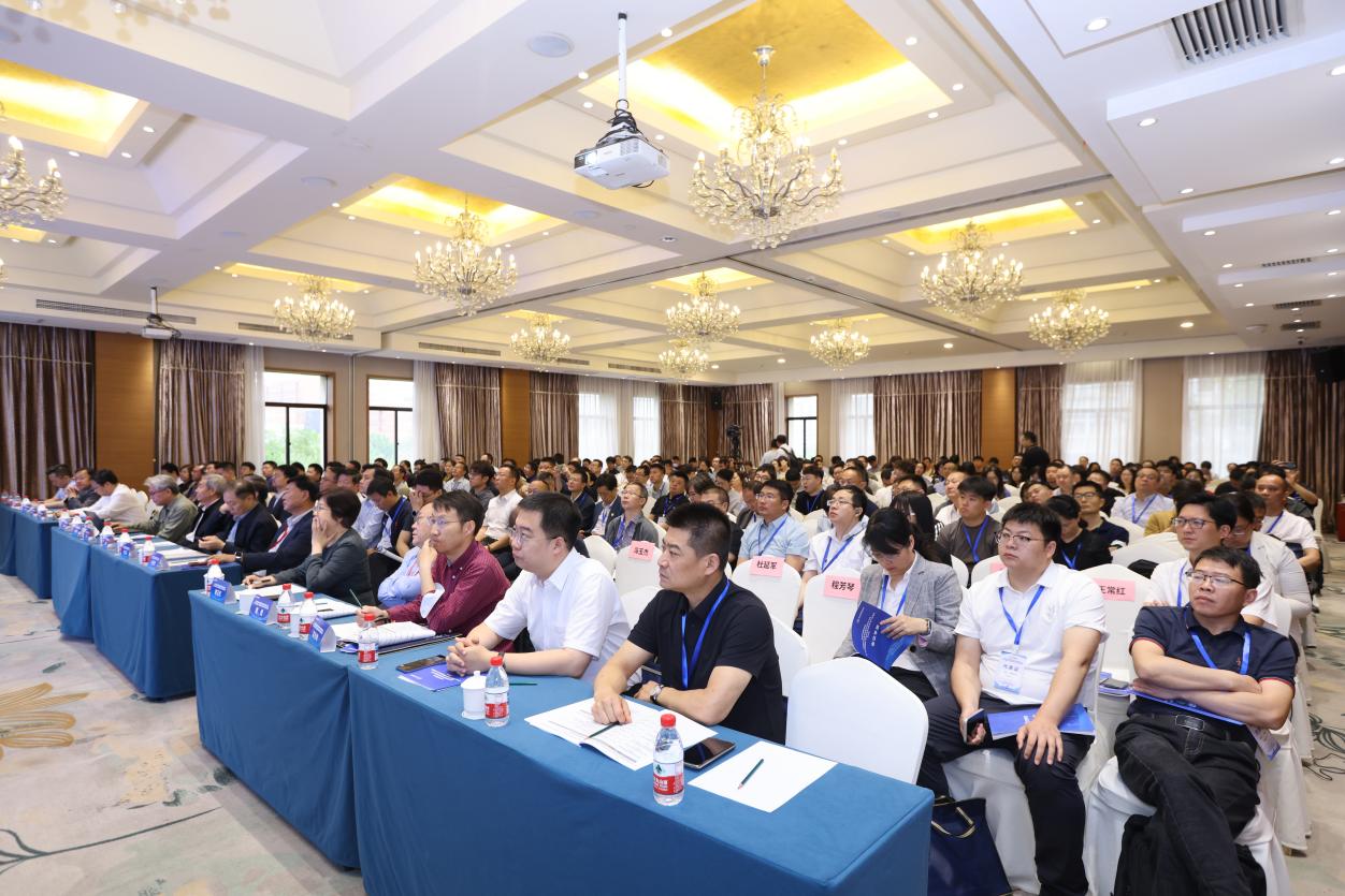 中华环保联合会资源循环利用专业委员会成立并举办“新三样固废”专题研讨会 中华环保联合会资源循环利用专业委员会成立并举办“新三样固废”专题研讨会