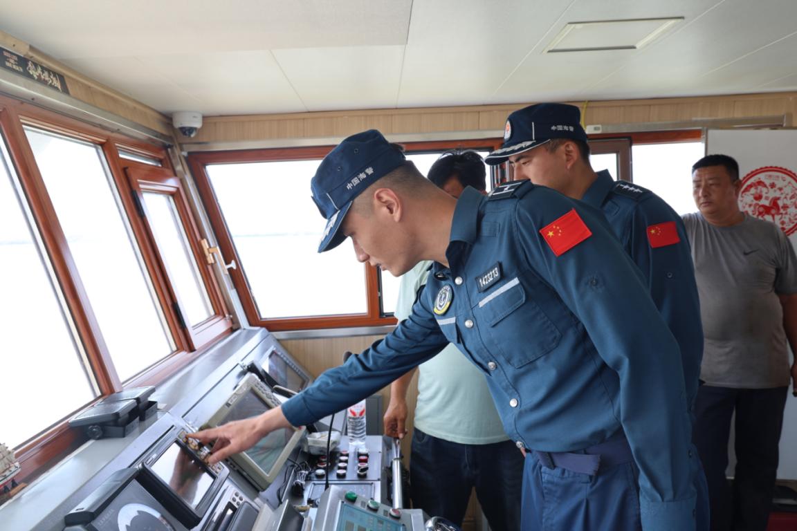 图片新闻 | 黄渤海开渔！海警守护金秋首捕