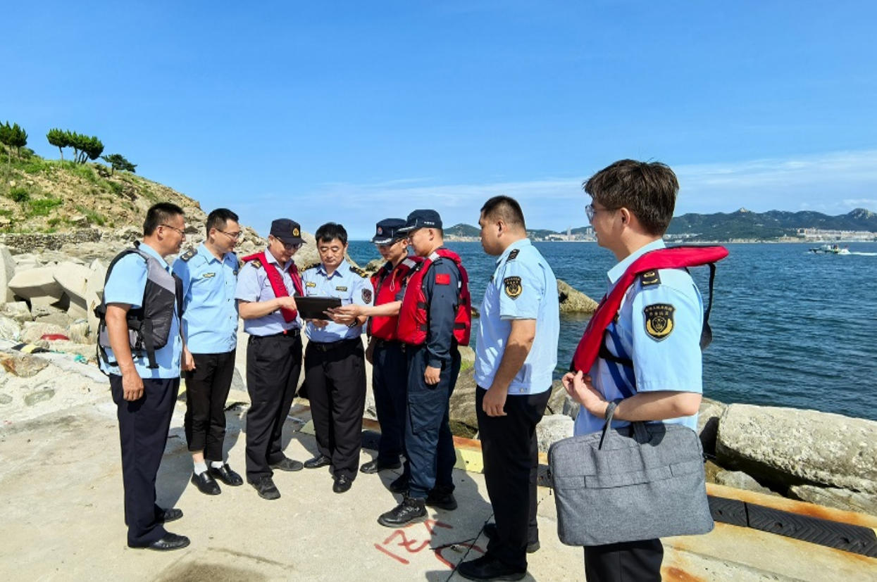 图片新闻 | 黄渤海开渔！海警守护金秋首捕