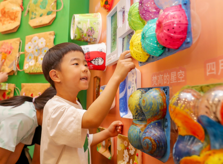 世界地球日|餐厅变艺术殿堂 废弃包材绽放新生命