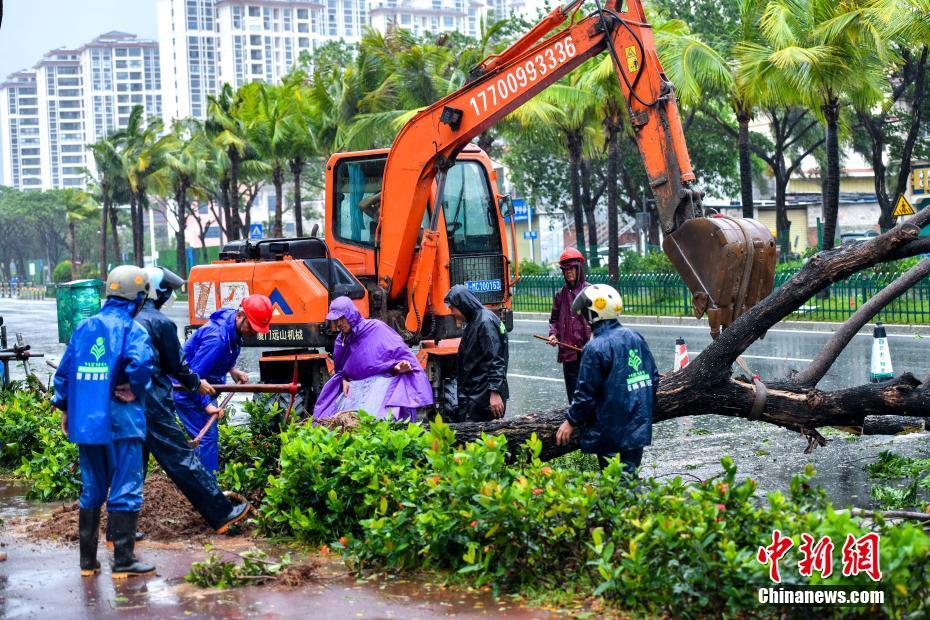 台风“蝴蝶”携较强风雨影响海南