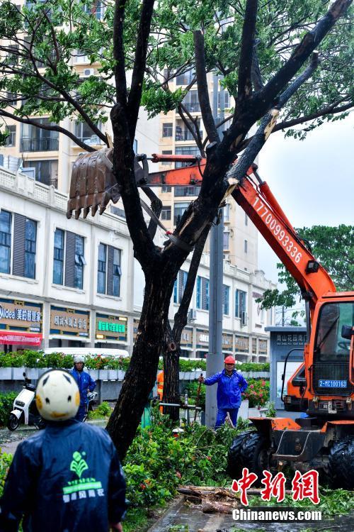 台风“蝴蝶”携较强风雨影响海南